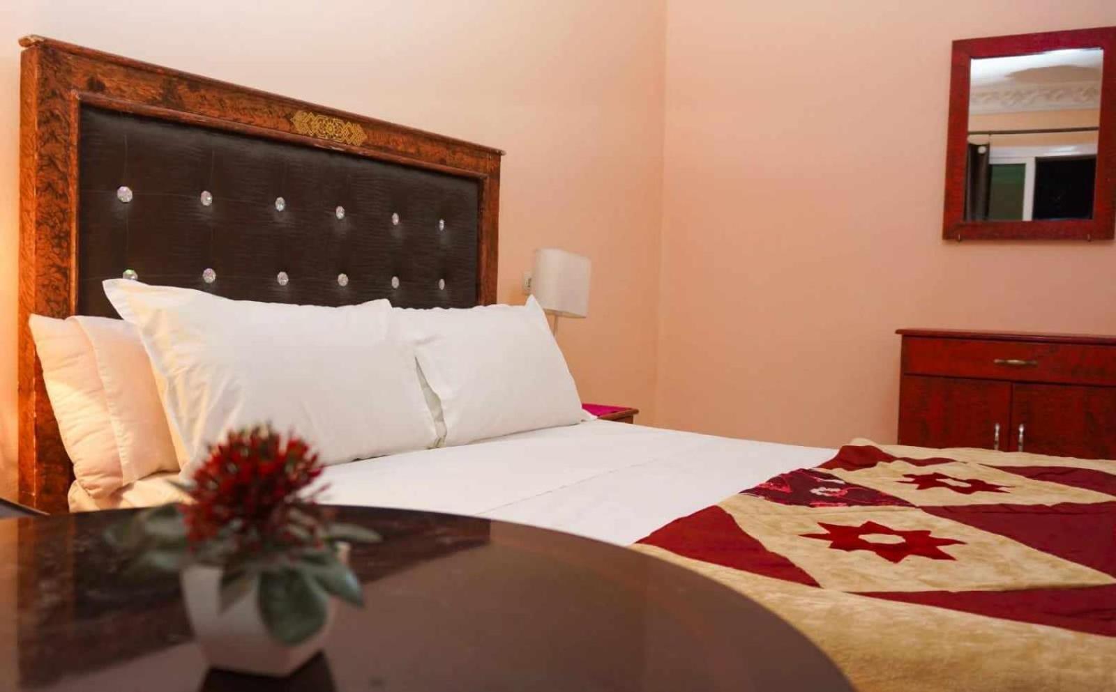 Hotel Ain Leuh Екстериор снимка